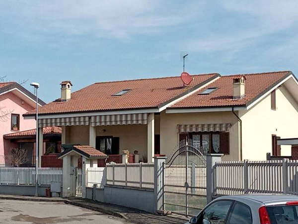 casa indipendente in vendita a San Benigno Canavese