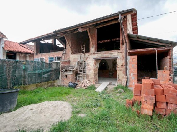 casale in vendita a San Benigno Canavese in zona Cascina Bruciata