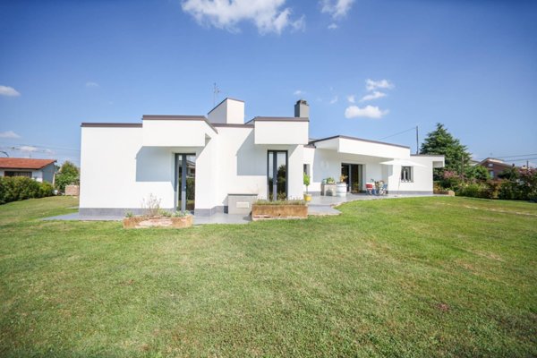 casa indipendente in vendita a San Benigno Canavese