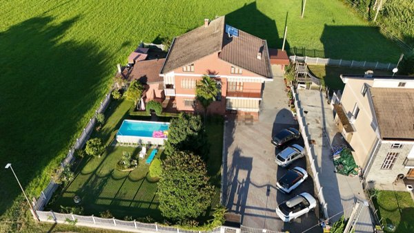 casa indipendente in vendita a San Benigno Canavese