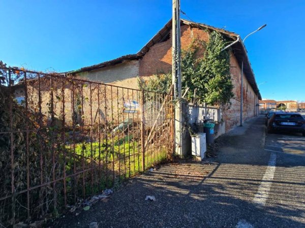 casale in vendita a San Benigno Canavese