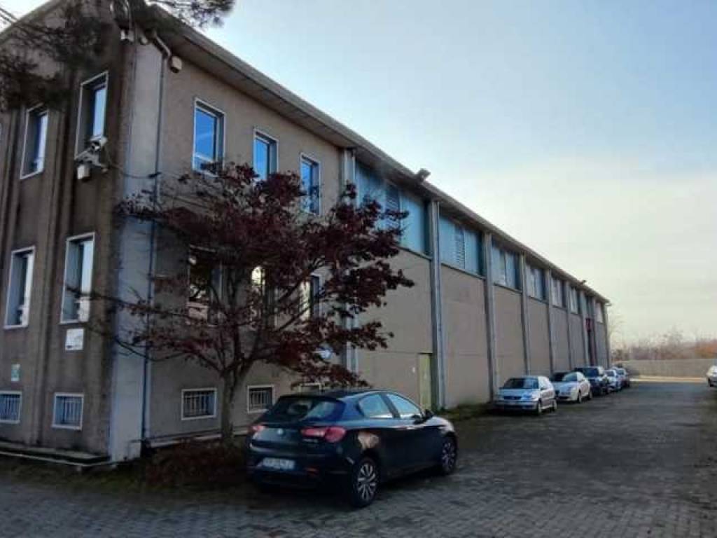 locale commerciale in vendita a San Benigno Canavese in zona Cascina Bruciata