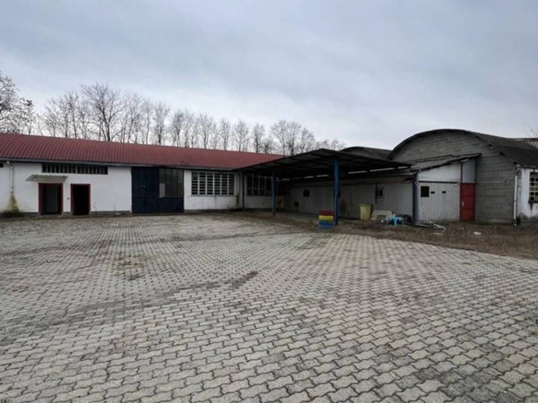 locale commerciale in vendita a San Benigno Canavese