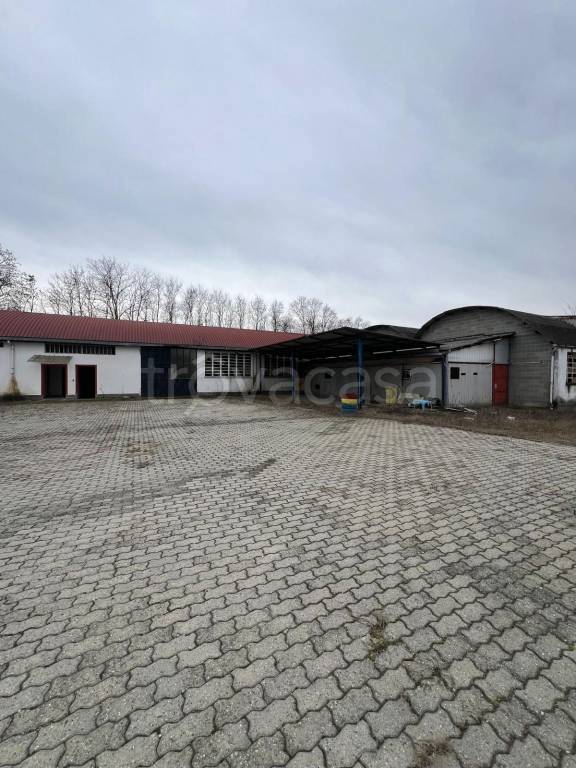 locale commerciale in vendita a San Benigno Canavese in zona Cascina Bruciata