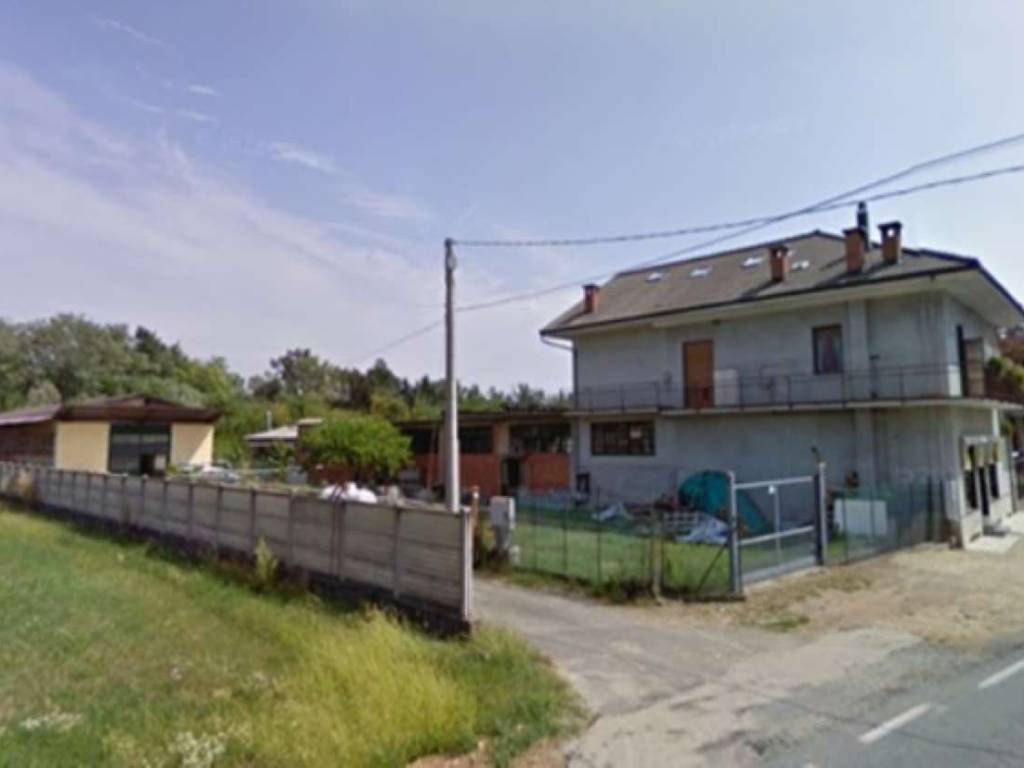 locale commerciale in vendita a San Carlo Canavese