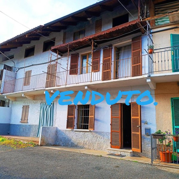 casa indipendente in vendita a San Carlo Canavese