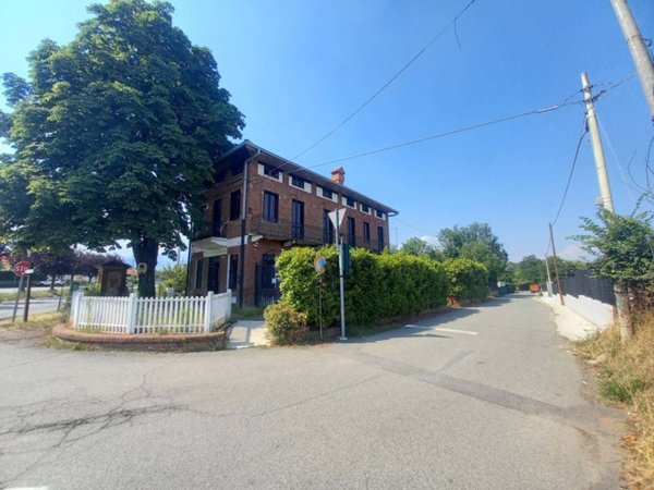 casa indipendente in vendita a San Carlo Canavese