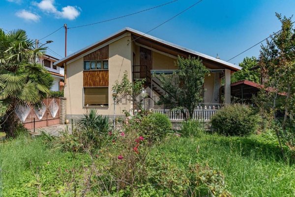 casa indipendente in vendita a San Carlo Canavese in zona Spinerano