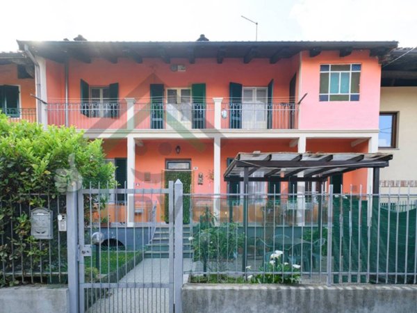 casa indipendente in vendita a San Carlo Canavese