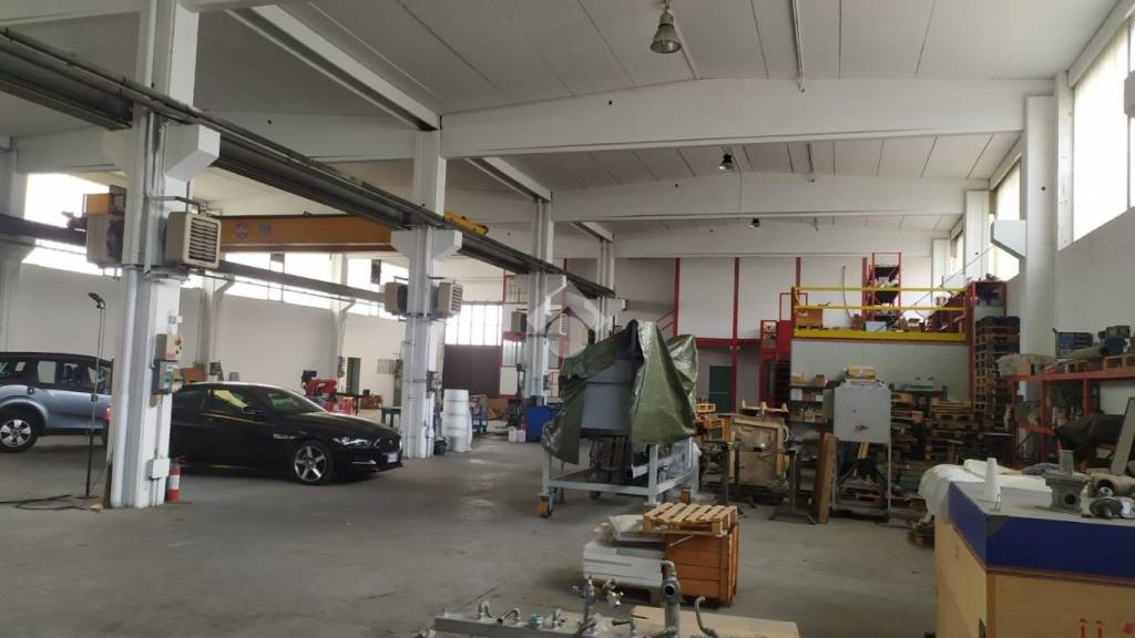 locale commerciale in vendita a San Carlo Canavese in zona Sedime