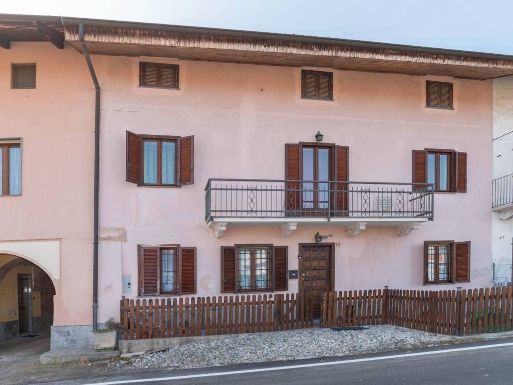 casa indipendente in vendita a San Carlo Canavese