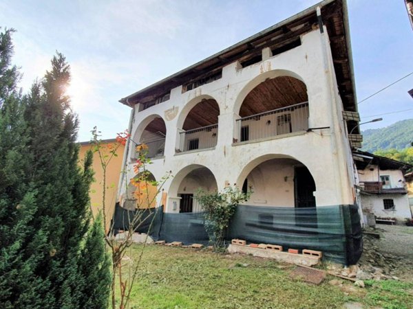 casa indipendente in vendita a San Colombano Belmonte
