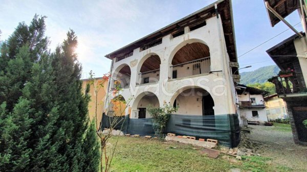 casa indipendente in vendita a San Colombano Belmonte