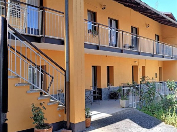 casa indipendente in vendita a San Colombano Belmonte