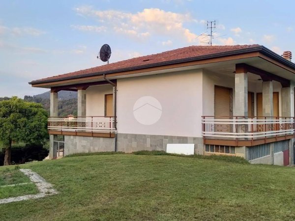 casa indipendente in vendita a San Colombano Belmonte