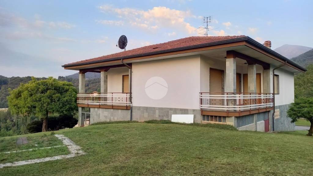casa indipendente in vendita a San Colombano Belmonte