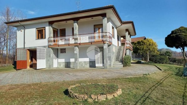casa indipendente in vendita a San Colombano Belmonte