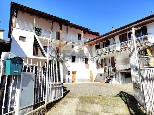 casa indipendente in vendita a San Colombano Belmonte