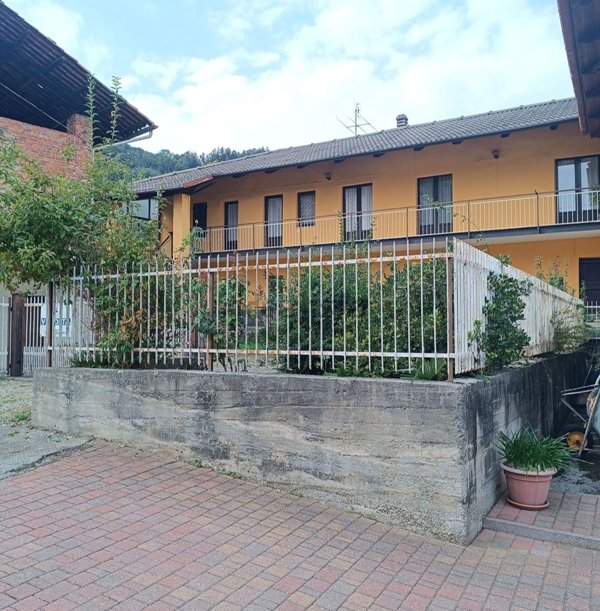 casa indipendente in vendita a San Colombano Belmonte