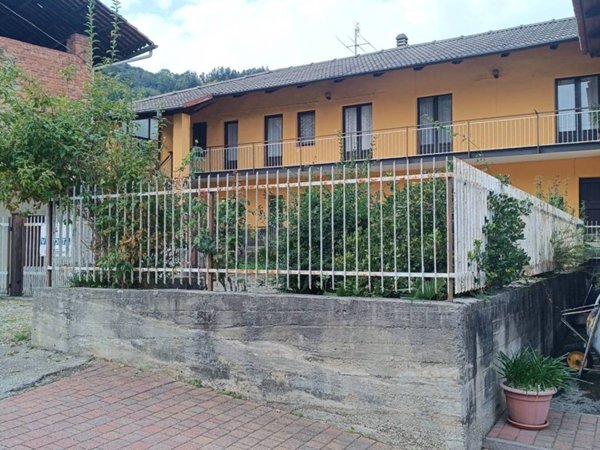 casa indipendente in vendita a San Colombano Belmonte