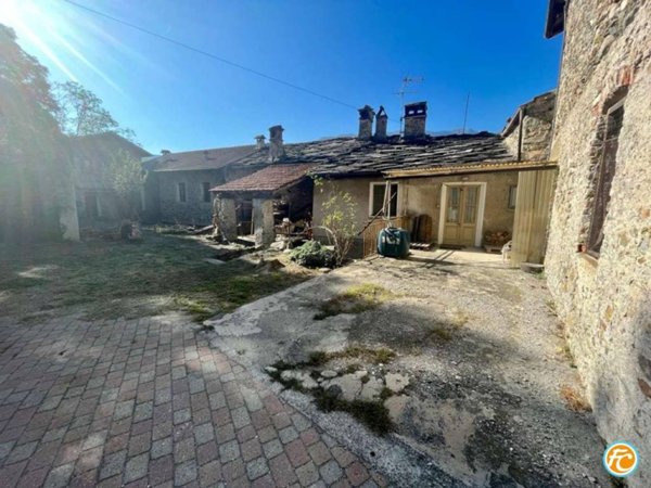 casa indipendente in vendita a San Didero