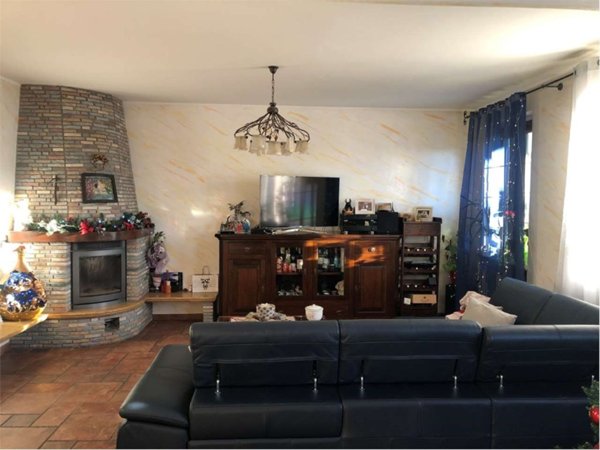 casa indipendente in vendita a San Francesco al Campo