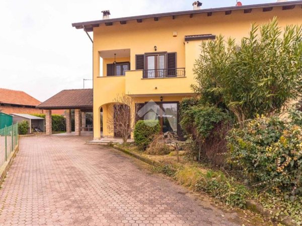 casa indipendente in vendita a San Francesco al Campo
