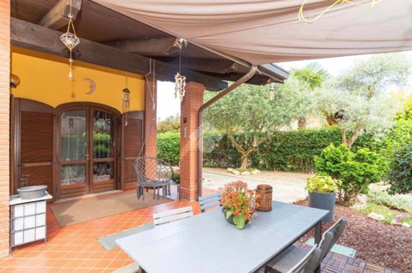 casa indipendente in vendita a San Francesco al Campo