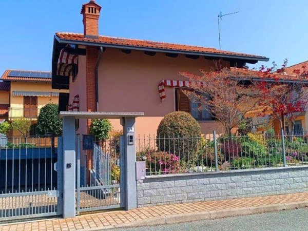 casa indipendente in vendita a San Francesco al Campo