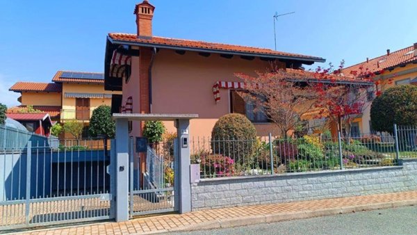 casa indipendente in vendita a San Francesco al Campo