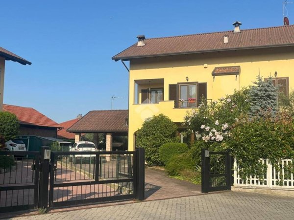 casa indipendente in vendita a San Francesco al Campo