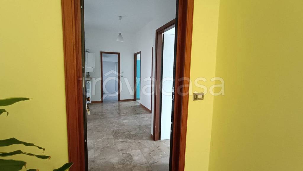 ufficio in vendita a San Francesco al Campo