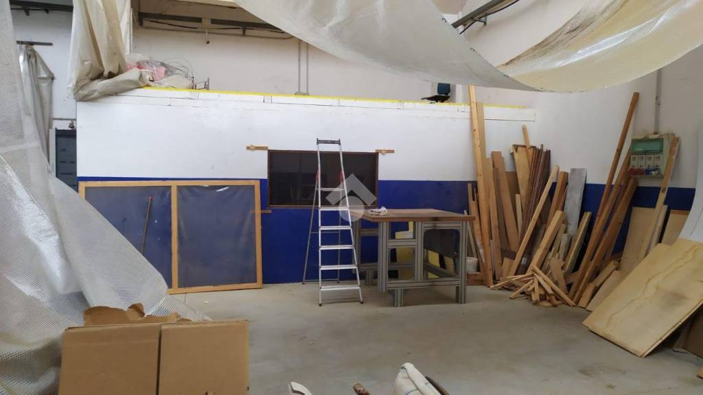 locale commerciale in vendita a San Francesco al Campo