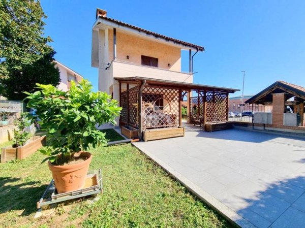 casa indipendente in vendita a San Francesco al Campo