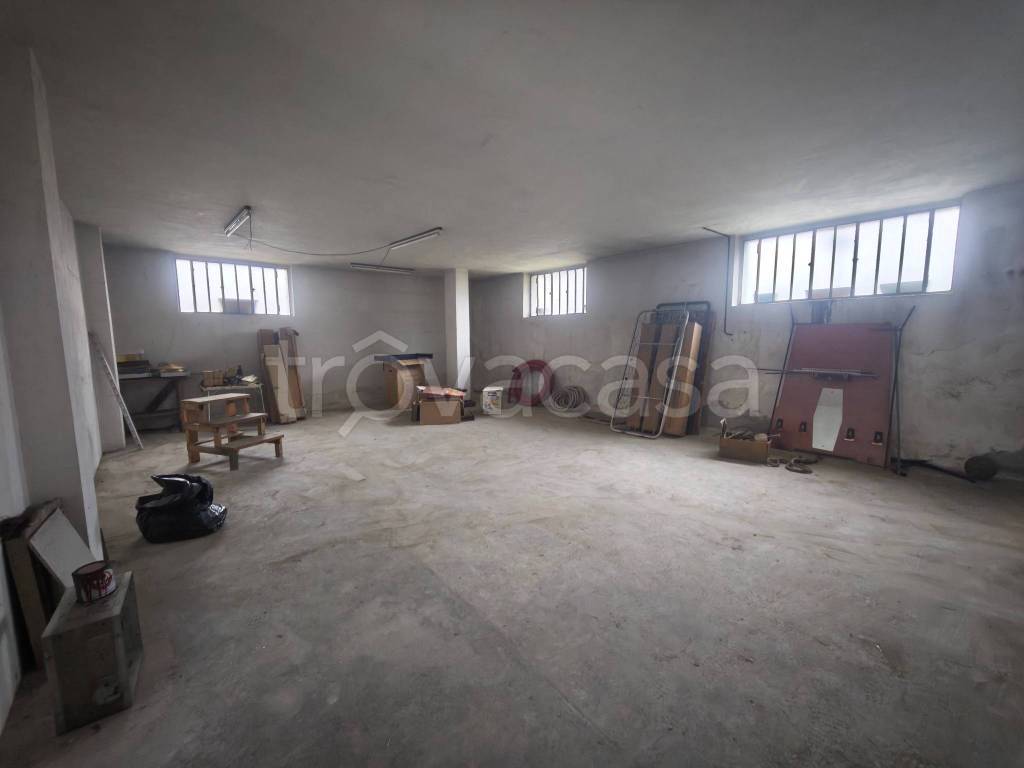 locale commerciale in vendita a San Francesco al Campo