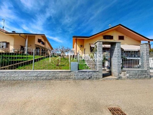 casa indipendente in vendita a San Francesco al Campo