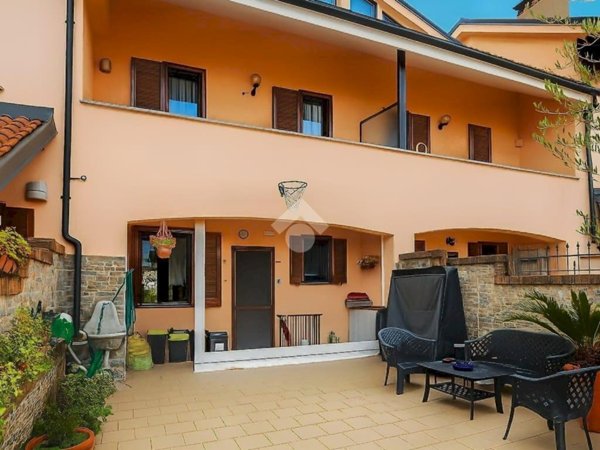 casa indipendente in vendita a San Francesco al Campo