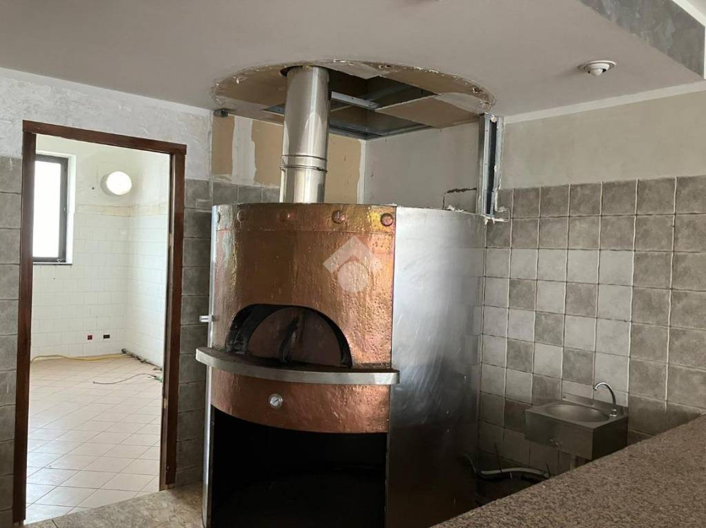 negozio in vendita a San Francesco al Campo