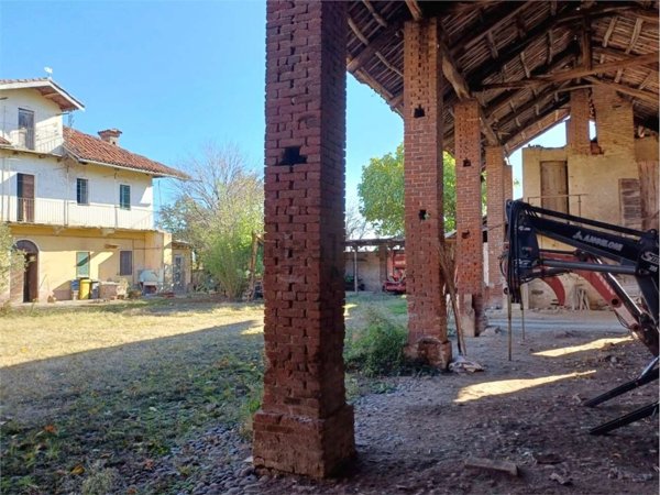 casale in vendita a San Francesco al Campo