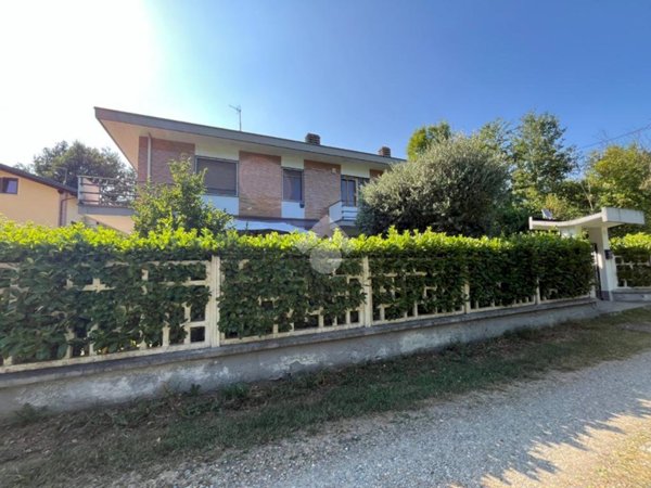 casa indipendente in vendita a San Francesco al Campo