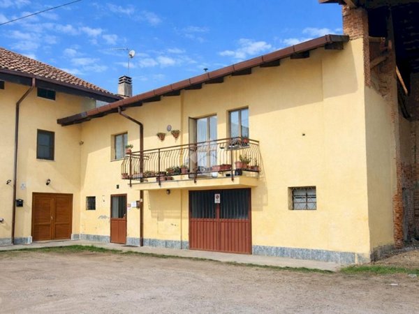 casa indipendente in vendita a San Francesco al Campo