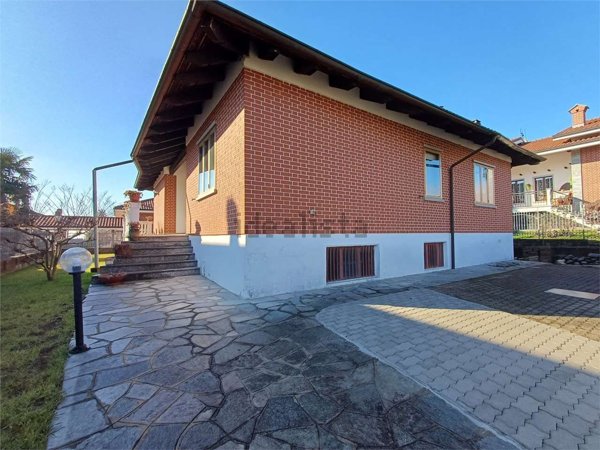 casa indipendente in vendita a San Francesco al Campo