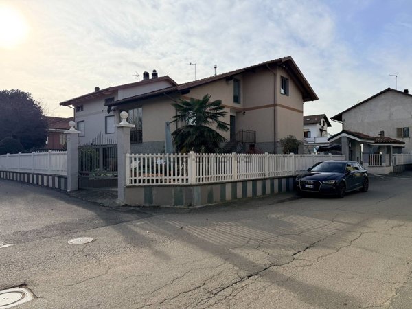 casa semindipendente in vendita a San Francesco al Campo