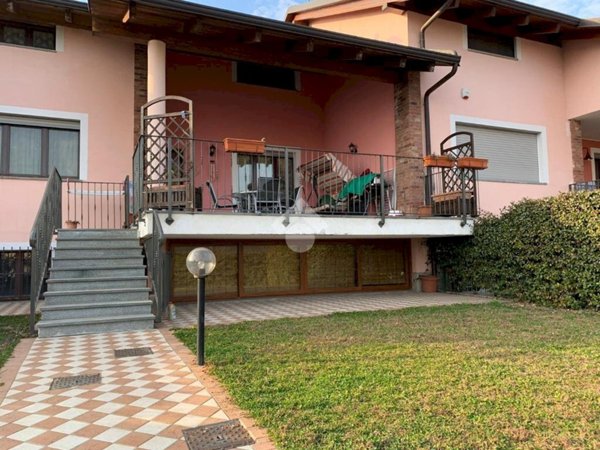 casa indipendente in vendita a San Francesco al Campo