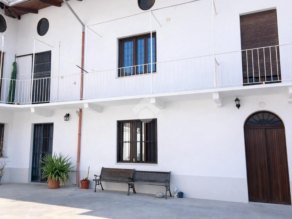 casa indipendente in vendita a San Francesco al Campo