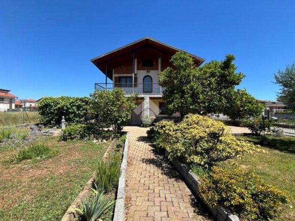 casa indipendente in vendita a San Francesco al Campo