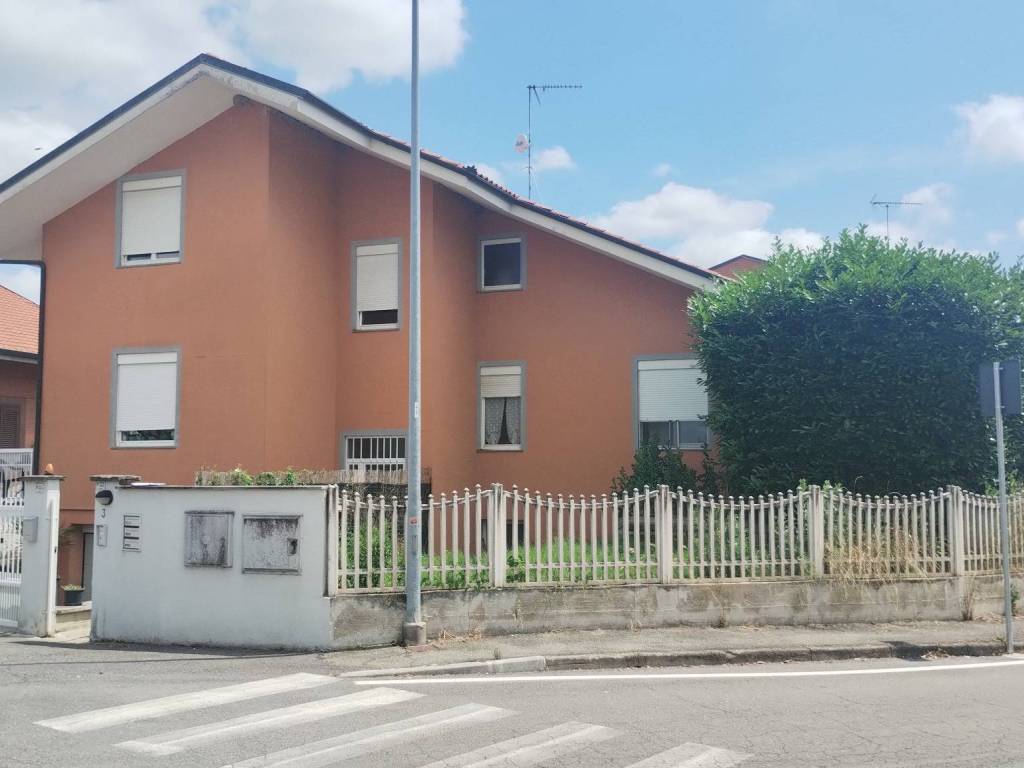 casa indipendente in vendita a San Francesco al Campo
