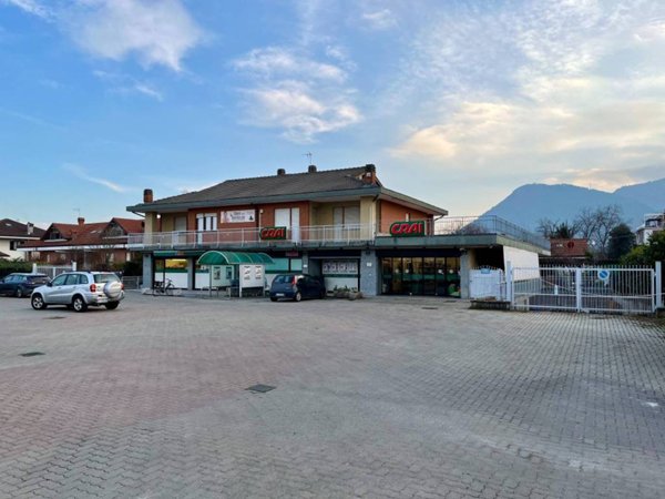 locale commerciale in vendita a Sangano