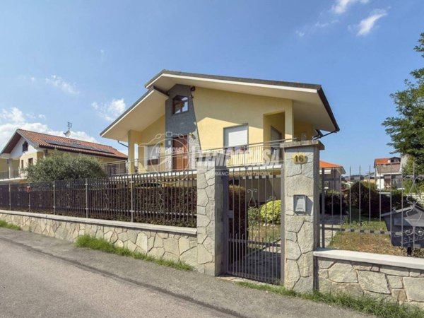 casa indipendente in vendita a Sangano