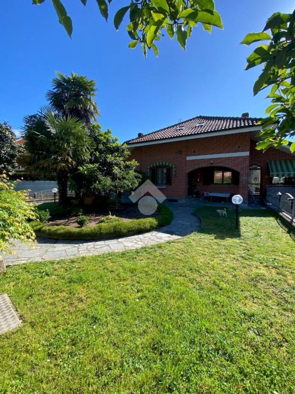 casa indipendente in vendita a Sangano